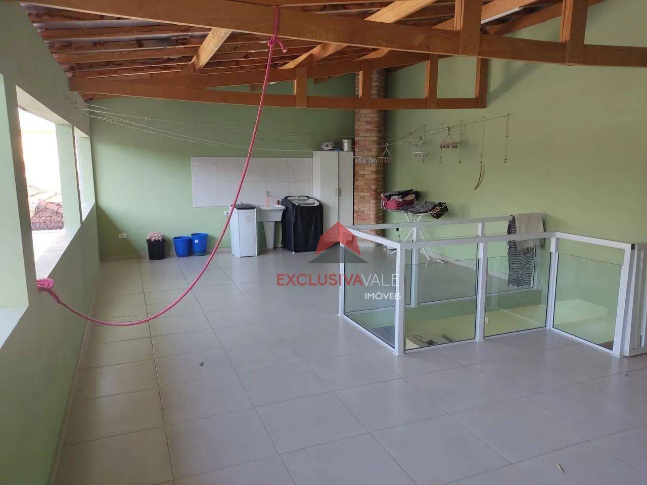 Casa à venda com 3 quartos, 222m² - Foto 3