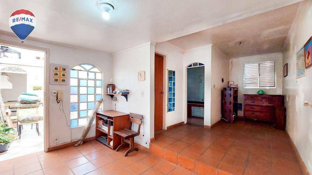 Casa para alugar com 3 quartos, 190m² - Foto 10