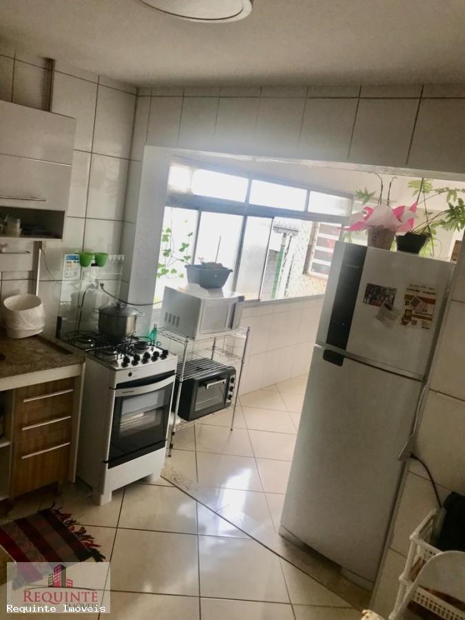 Apartamento à venda com 3 quartos, 97m² - Foto 10