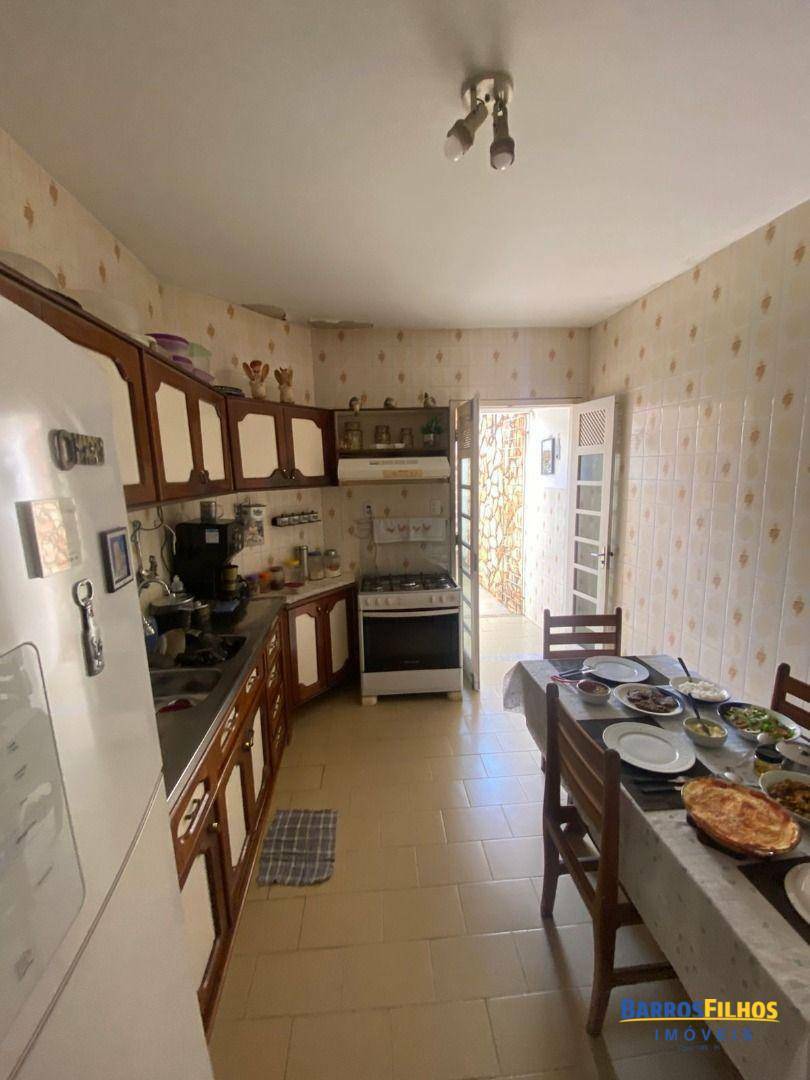 Casa à venda com 3 quartos, 210M2 - Foto 12