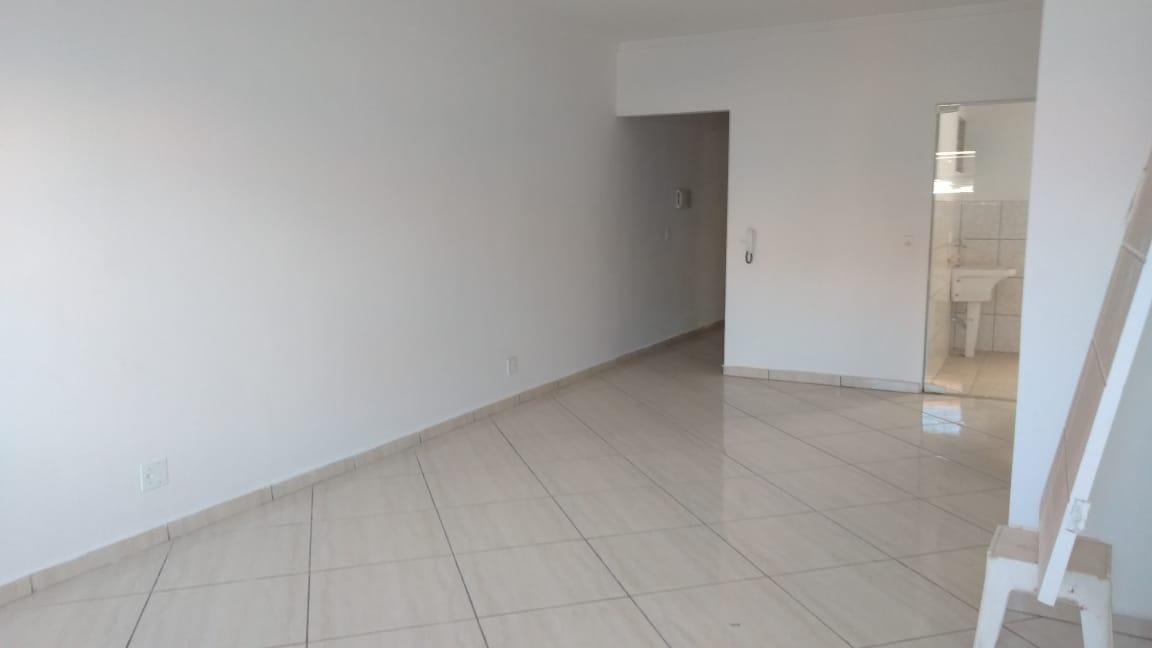 Casa à venda com 2 quartos, 100m² - Foto 10