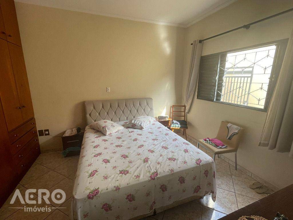 Casa à venda com 3 quartos, 161m² - Foto 14