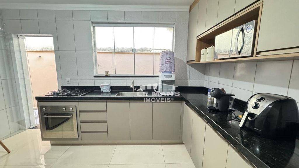 Casa à venda com 2 quartos, 110m² - Foto 15