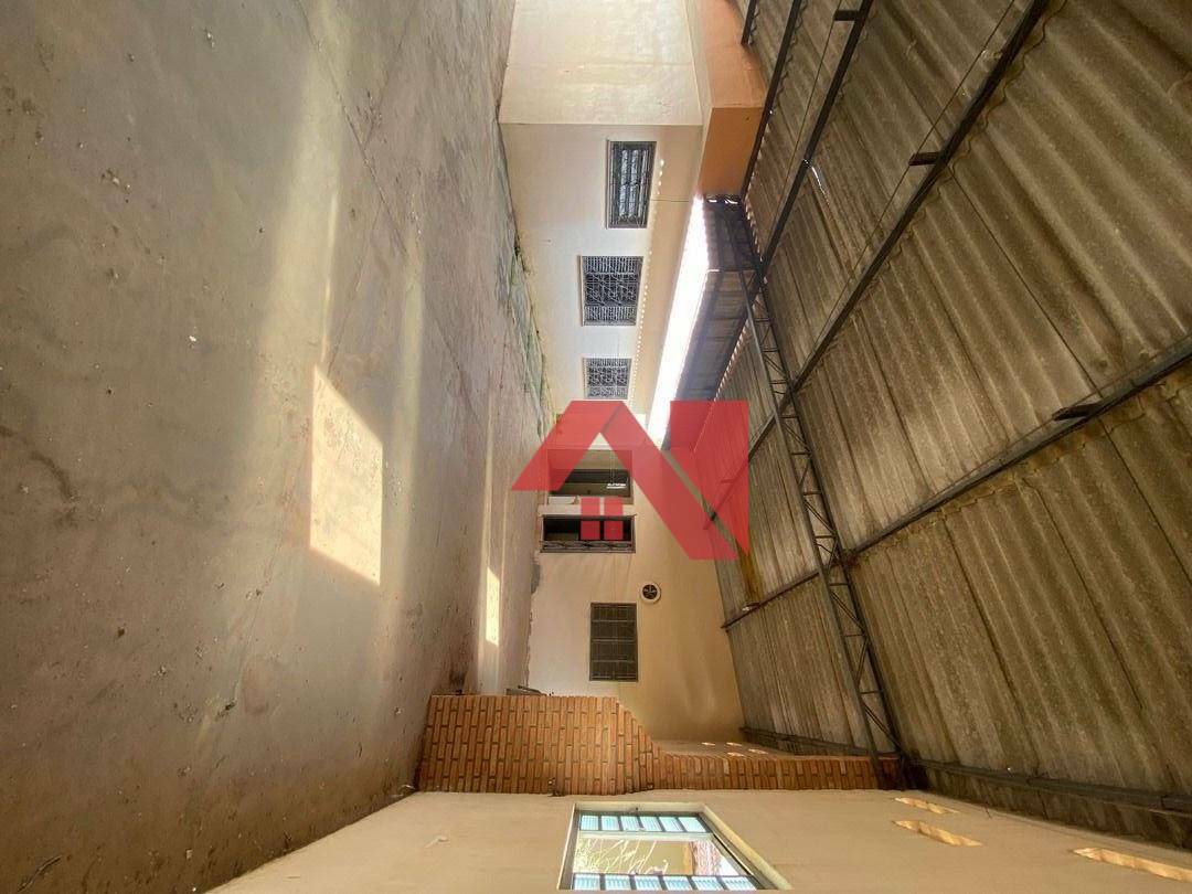 Casa à venda com 3 quartos, 335m² - Foto 21