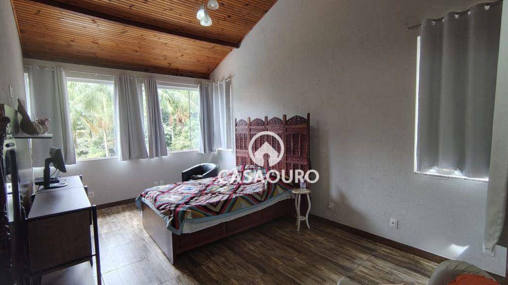 Casa de Condomínio à venda com 4 quartos, 250m² - Foto 23