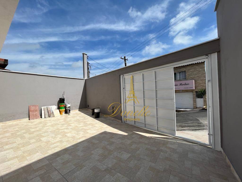 Casa à venda com 2 quartos, 65m² - Foto 3