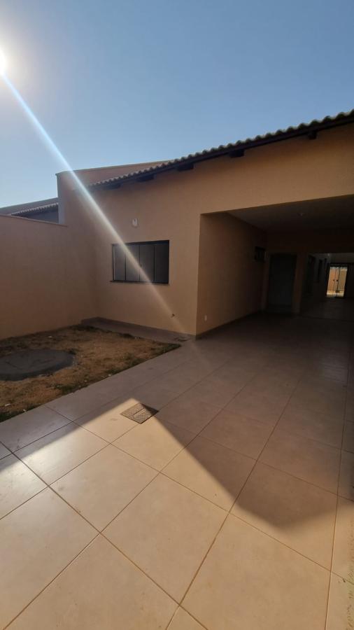 Casa à venda com 3 quartos, 213m² - Foto 1