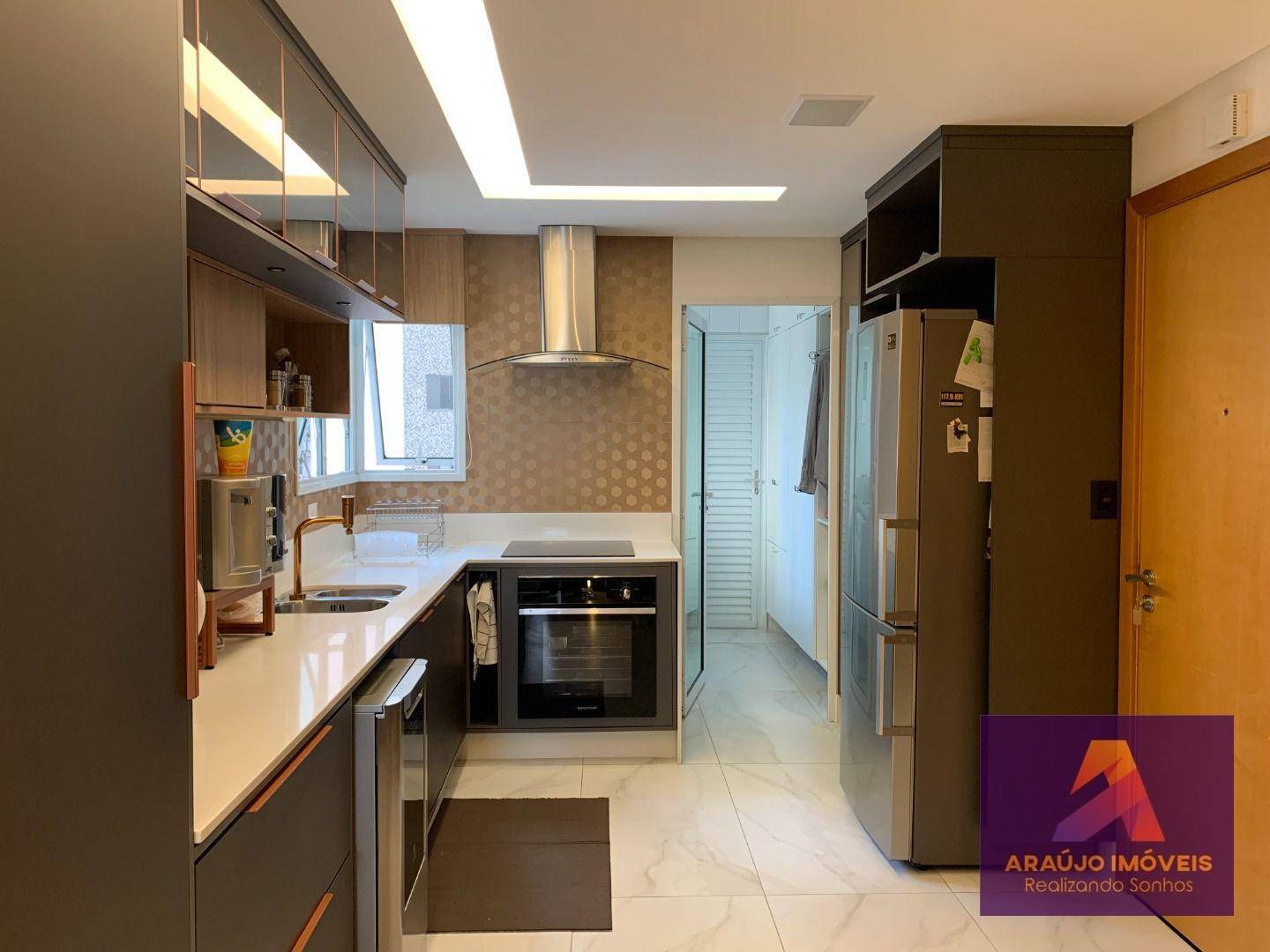 Apartamento à venda com 4 quartos, 153m² - Foto 10