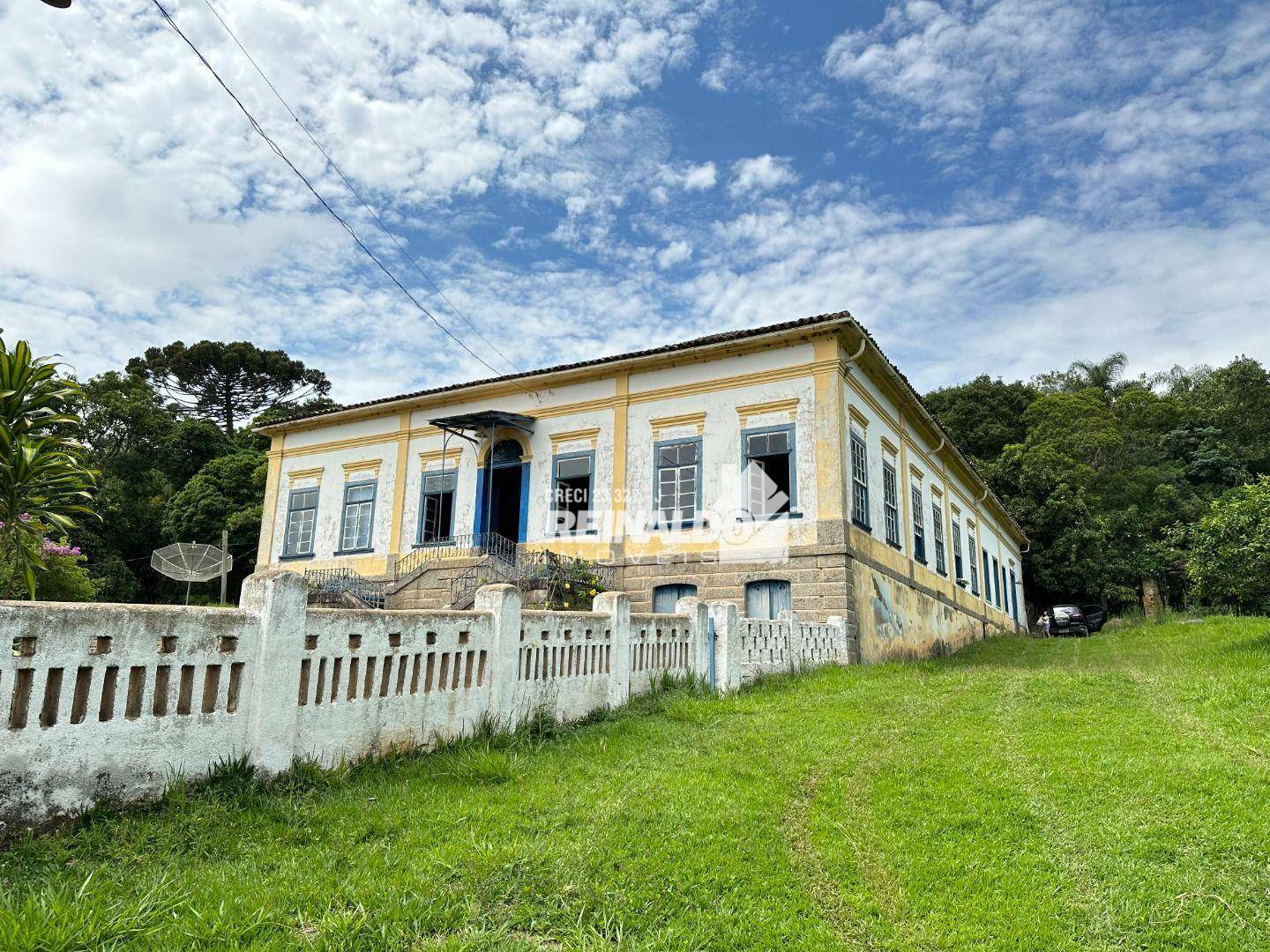 Fazenda à venda com 8 quartos, 950m² - Foto 1