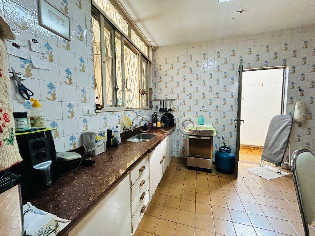 Casa à venda com 3 quartos, 220m² - Foto 8