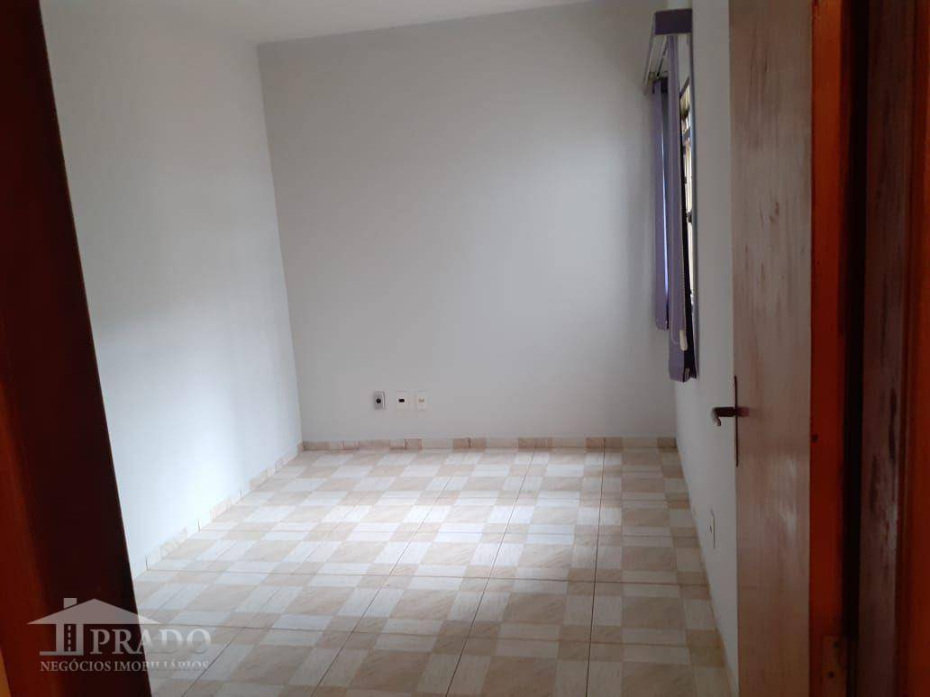 Casa à venda com 3 quartos, 135m² - Foto 2