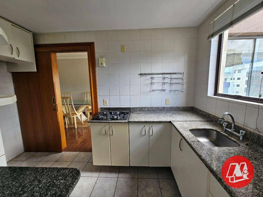 Apartamento para alugar com 3 quartos, 107m² - Foto 15