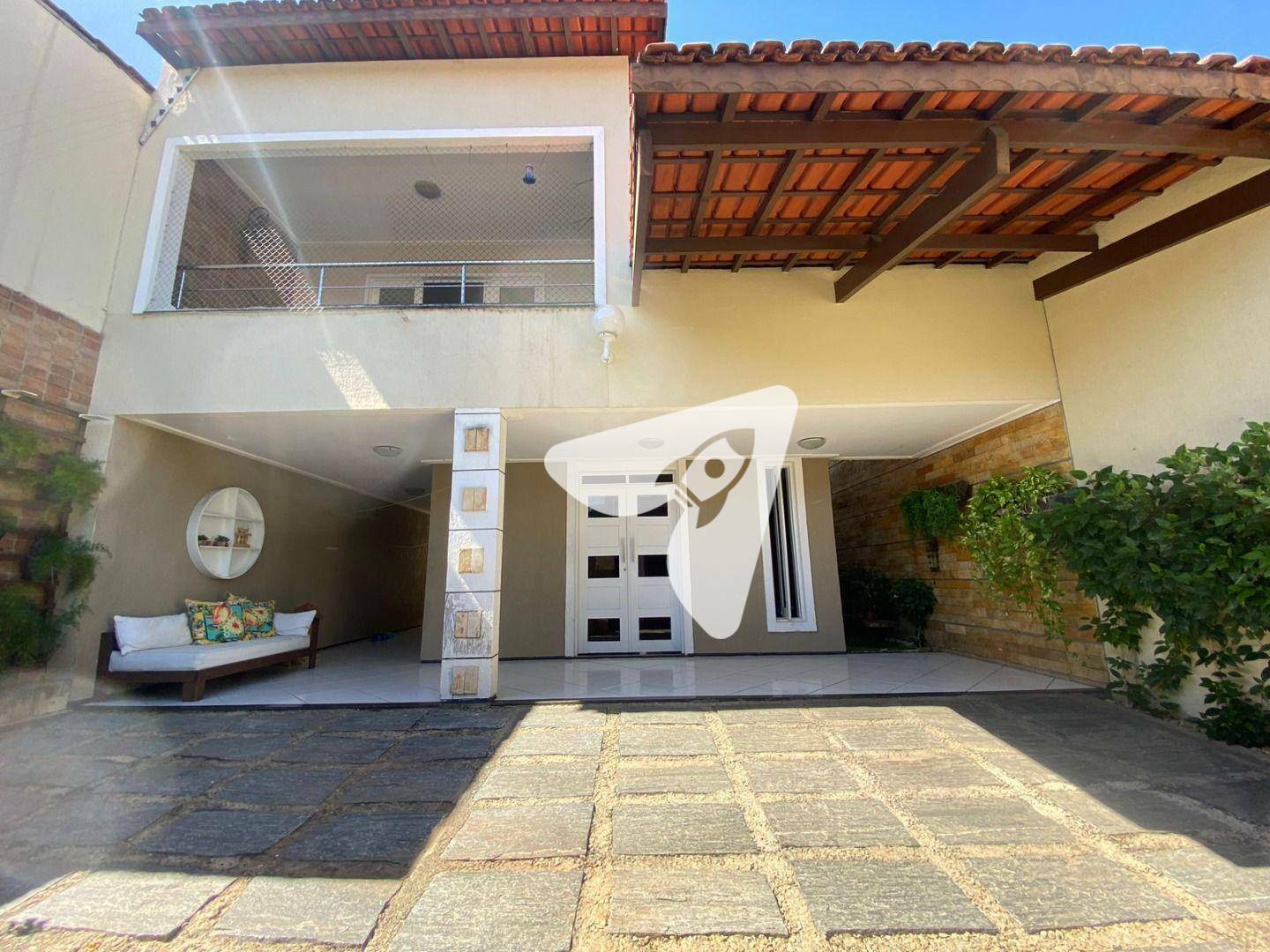 Casa à venda com 3 quartos, 213m² - Foto 1