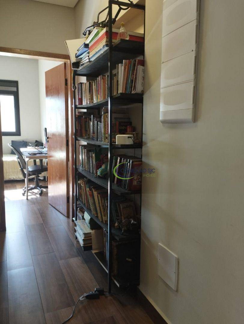 Casa de Condomínio à venda com 4 quartos, 215m² - Foto 18