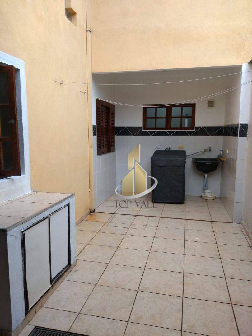 Sobrado à venda com 5 quartos, 140m² - Foto 4