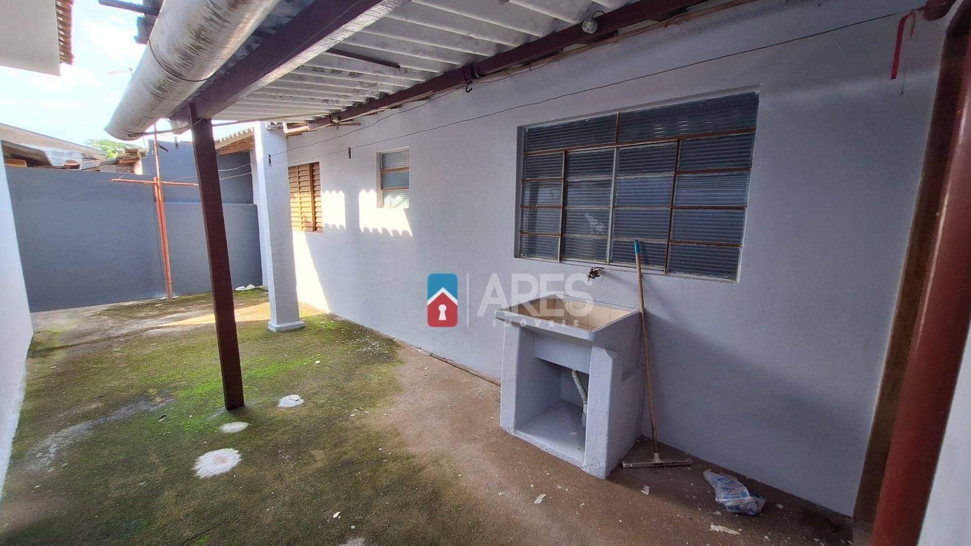 Casa para alugar com 1 quarto, 50m² - Foto 3