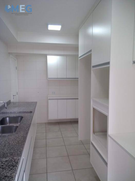 Apartamento à venda com 3 quartos, 134m² - Foto 8