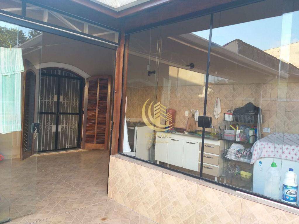 Casa à venda com 3 quartos, 216m² - Foto 5