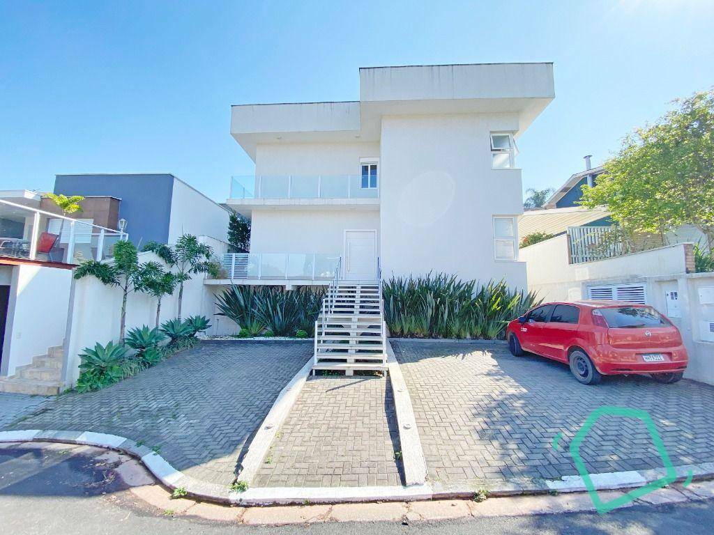 Casa de Condomínio à venda com 4 quartos, 377m² - Foto 2