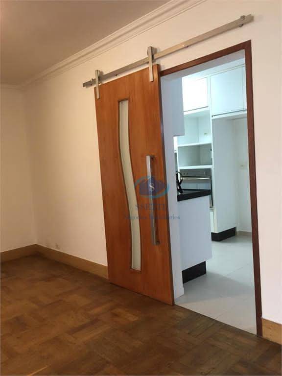 Apartamento à venda com 3 quartos, 130m² - Foto 2