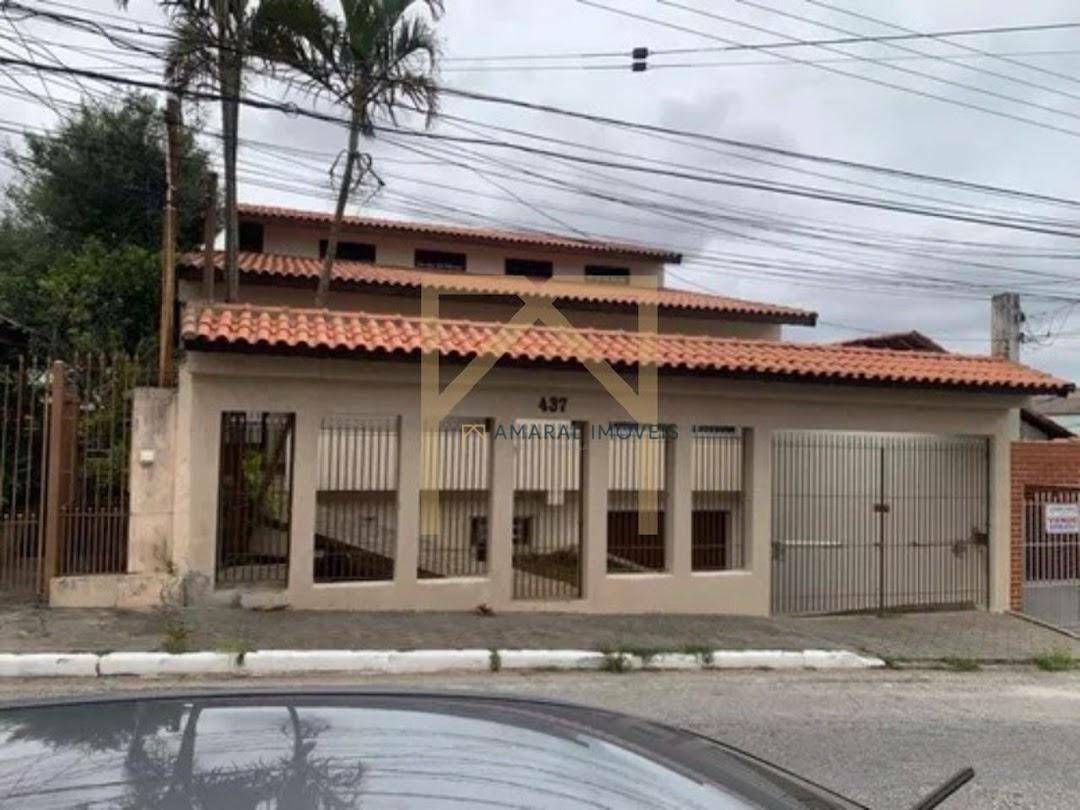 Casa à venda com 3 quartos, 210m² - Foto 16