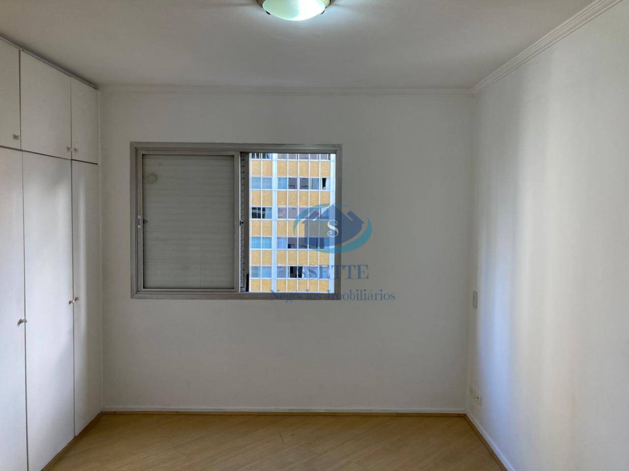 Apartamento à venda com 2 quartos, 76m² - Foto 4