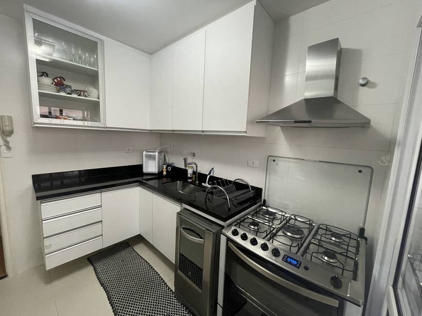 Apartamento à venda com 3 quartos, 95m² - Foto 2