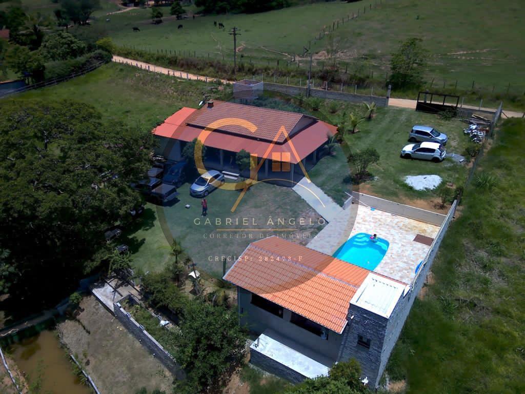 Fazenda à venda com 3 quartos, 1700m² - Foto 1