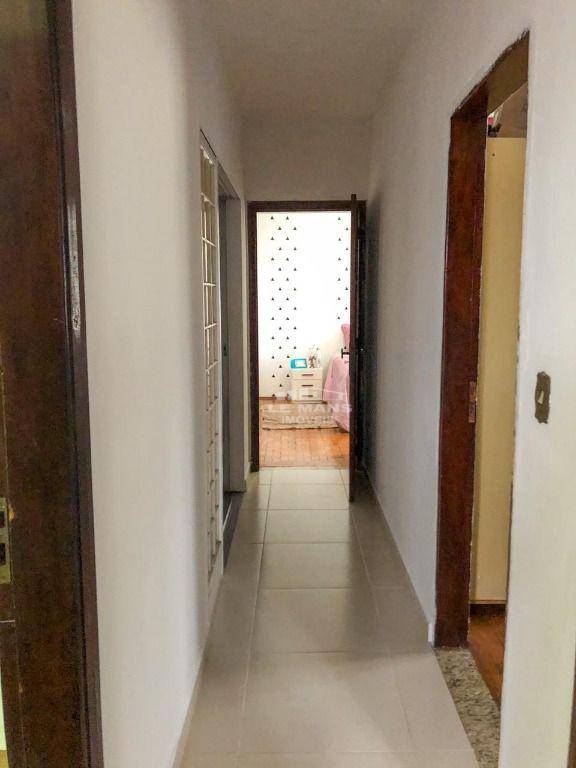 Casa à venda com 4 quartos, 202m² - Foto 3