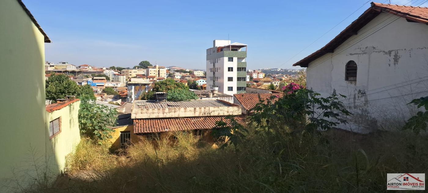 Terreno à venda com 2 quartos, 360m² - Foto 2