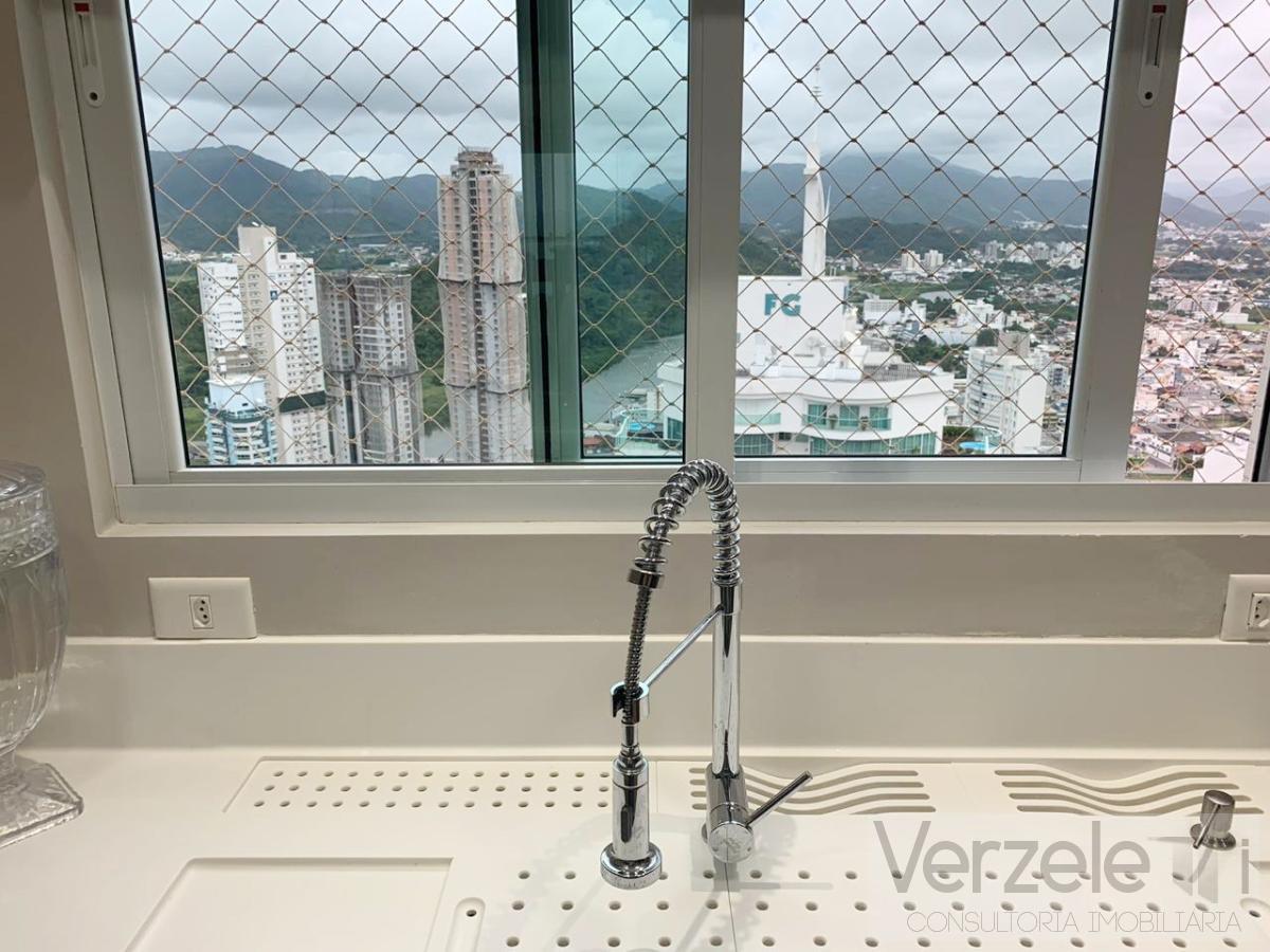 Apartamento à venda com 3 quartos, 144m² - Foto 6