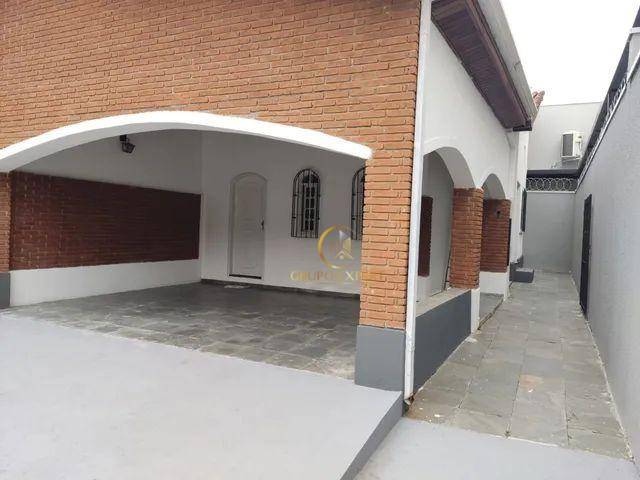 Casa à venda com 3 quartos, 140m² - Foto 1