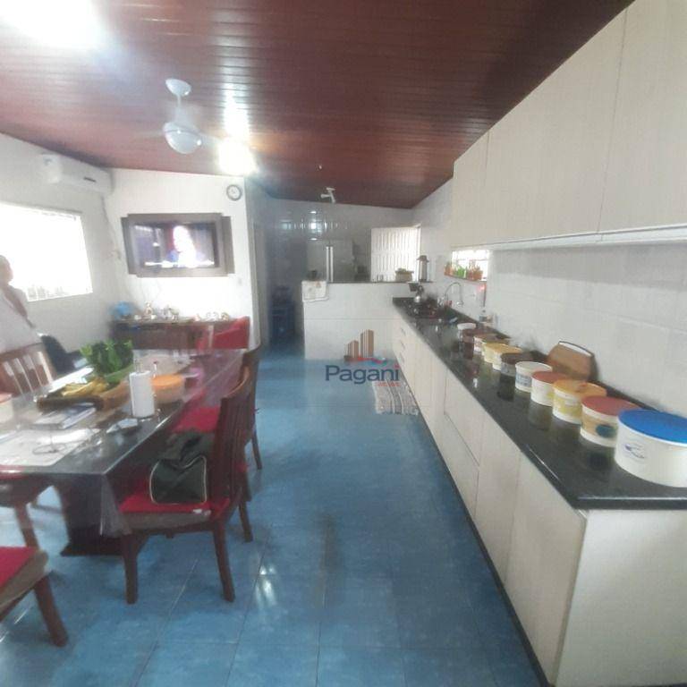 Casa à venda com 3 quartos, 117m² - Foto 11