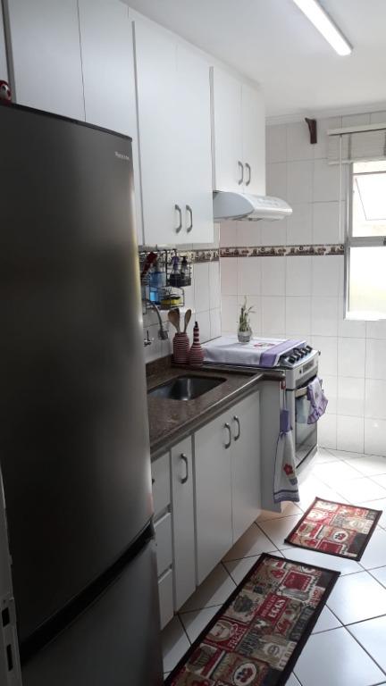 Apartamento à venda com 2 quartos, 64m² - Foto 11