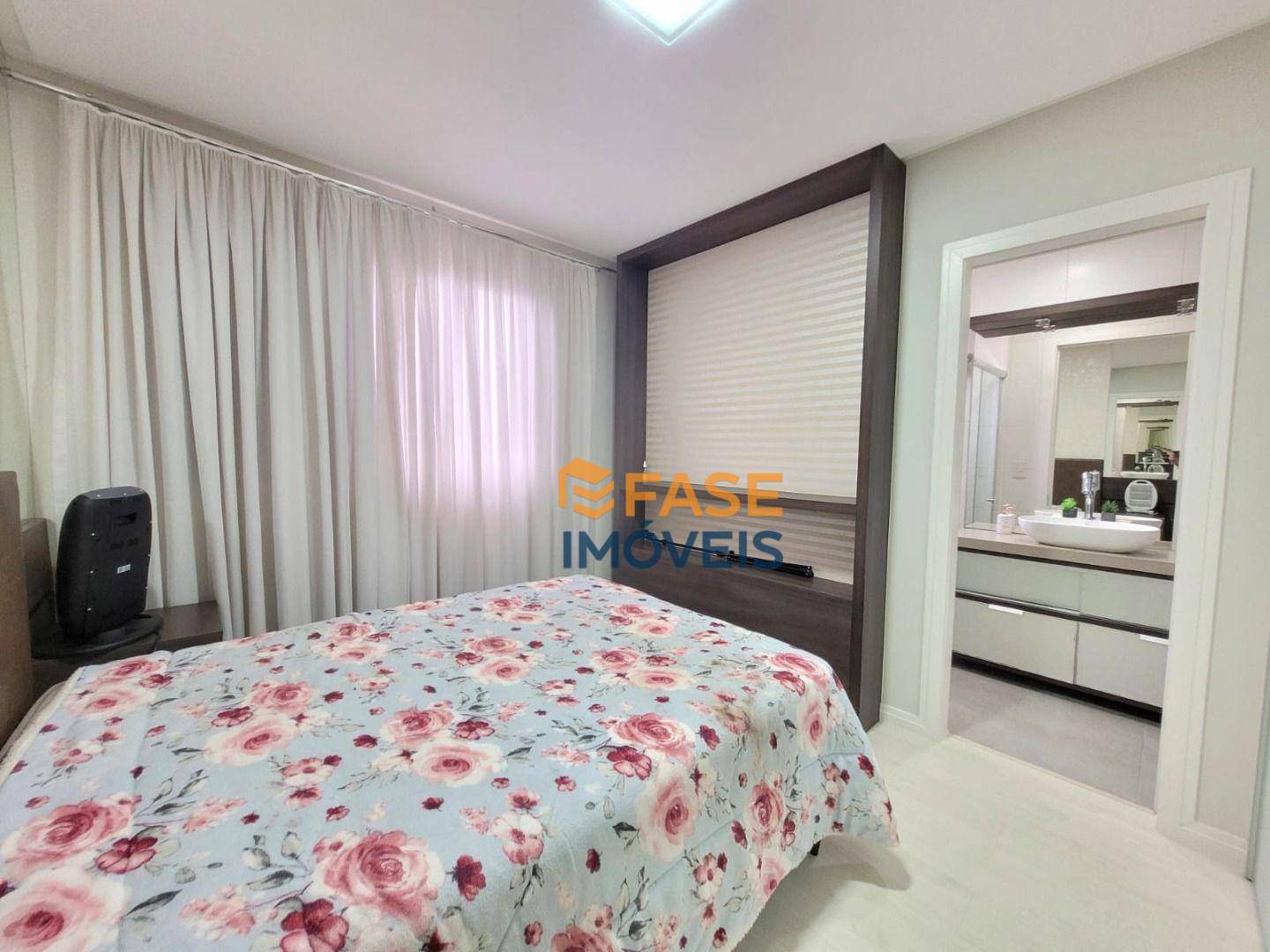 Apartamento à venda com 4 quartos, 157m² - Foto 32