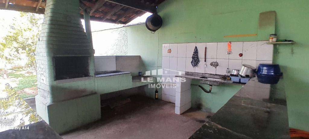 Chácara à venda com 6 quartos, 200m² - Foto 3