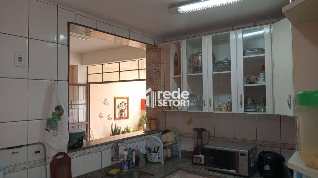 Casa à venda com 5 quartos, 264m² - Foto 24