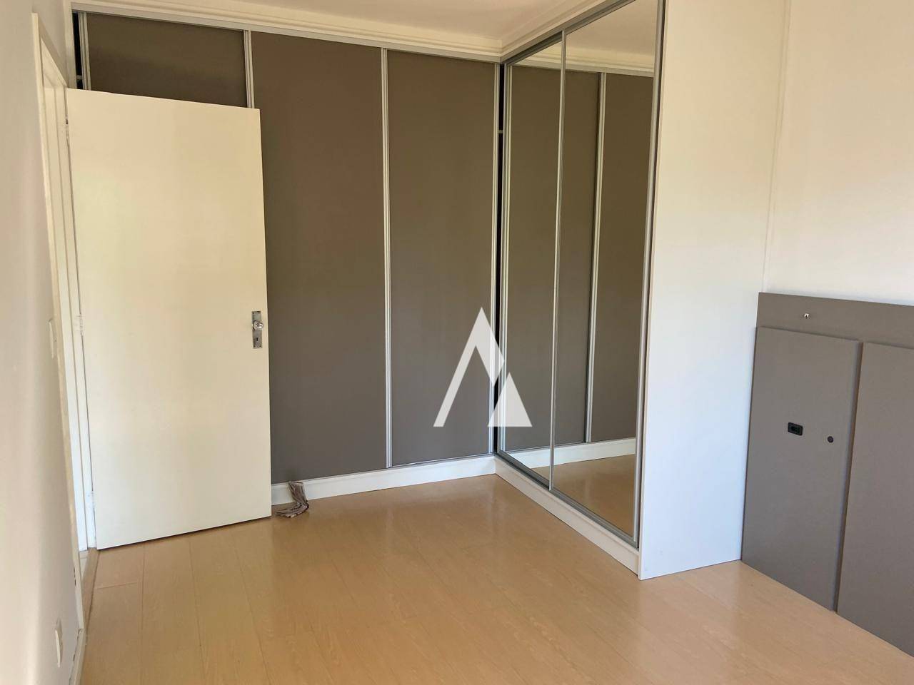 Apartamento à venda com 2 quartos, 70m² - Foto 22