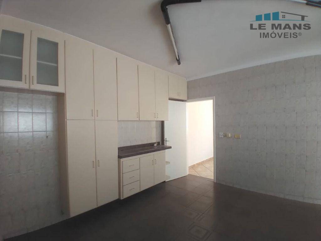 Casa à venda com 3 quartos, 180m² - Foto 10