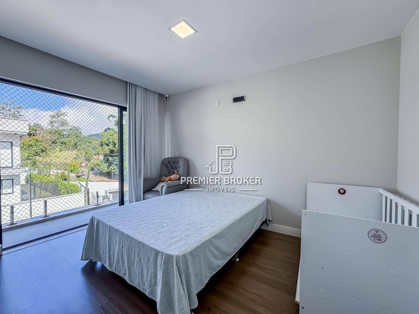 Casa de Condomínio à venda com 4 quartos, 204m² - Foto 11