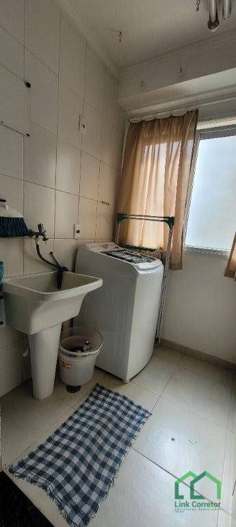 Apartamento para alugar com 3 quartos, 77m² - Foto 9