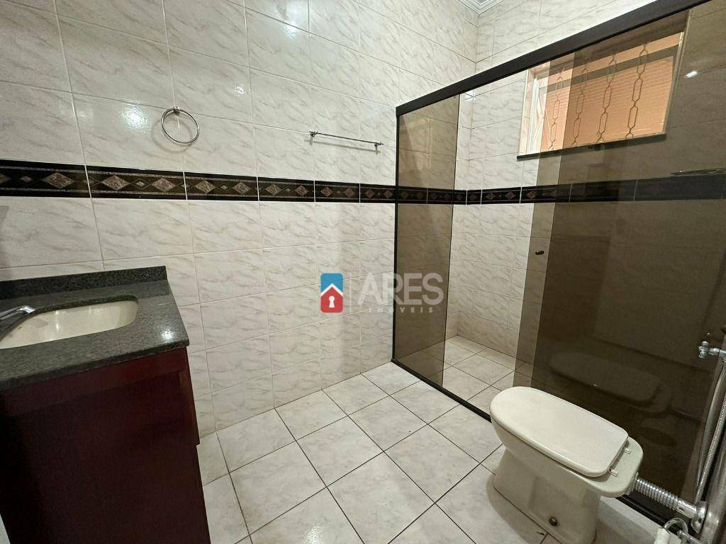 Casa para alugar com 3 quartos, 249m² - Foto 25