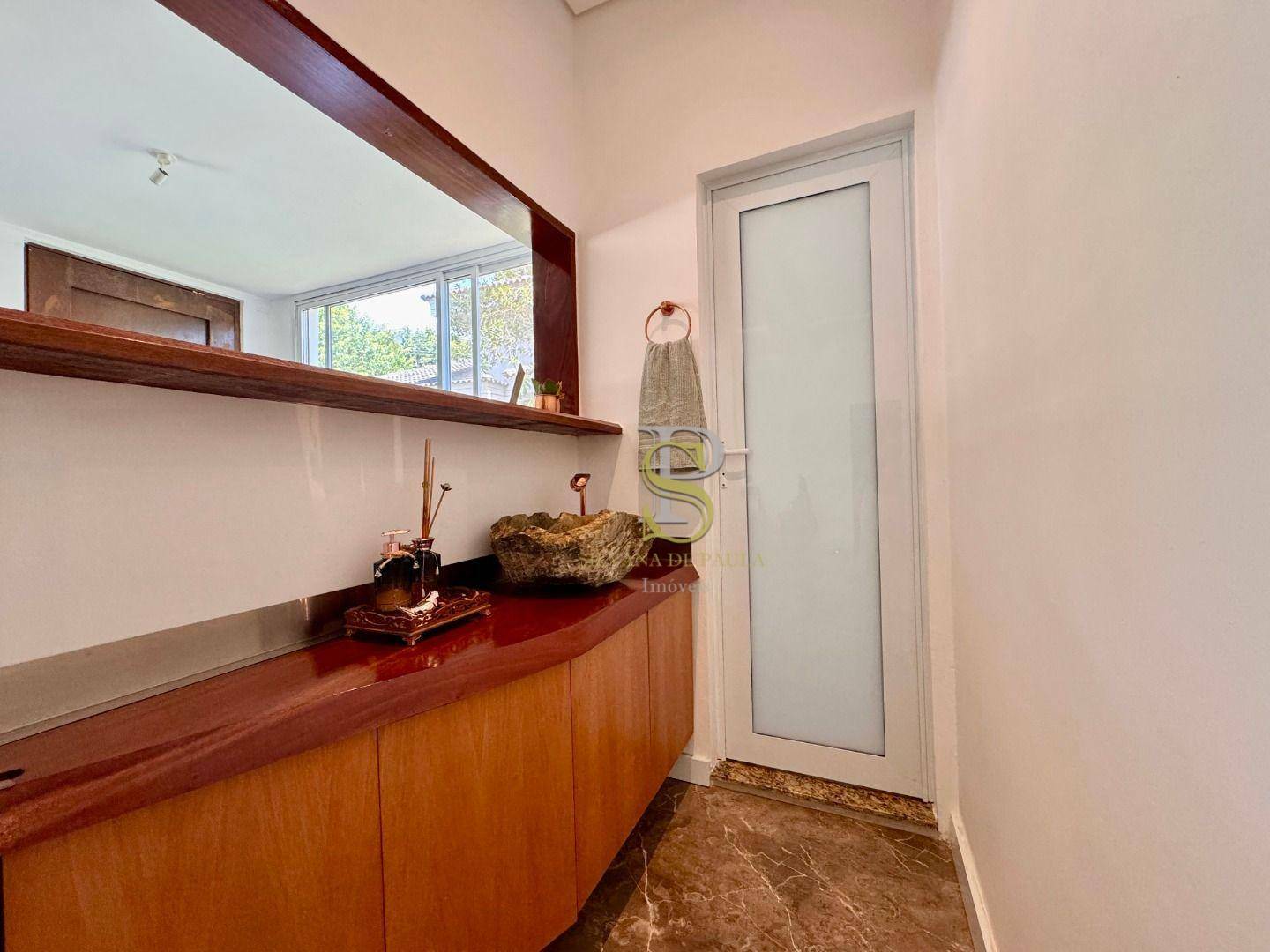 Casa de Condomínio para alugar com 5 quartos, 530m² - Foto 11
