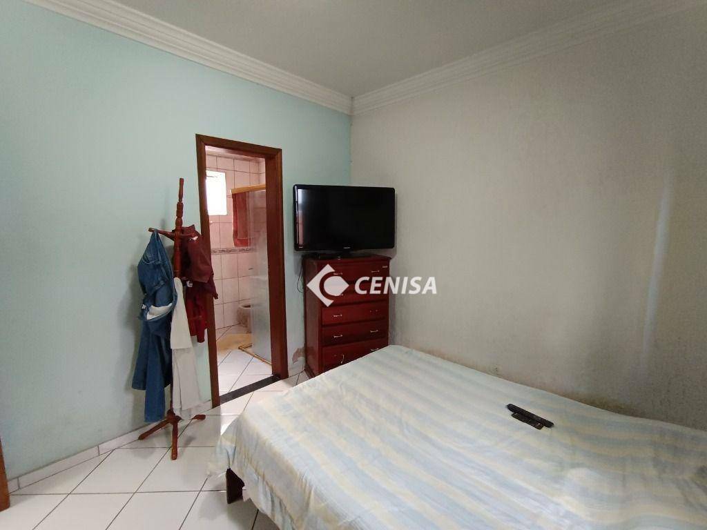 Casa à venda com 5 quartos, 210m² - Foto 14