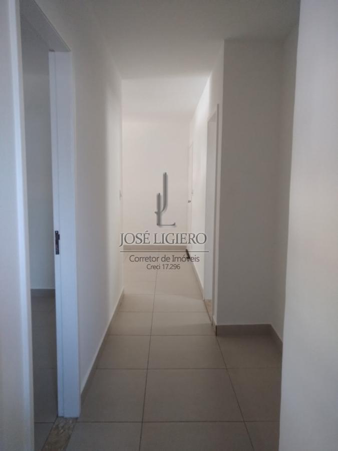 Apartamento à venda com 2 quartos, 75m² - Foto 11