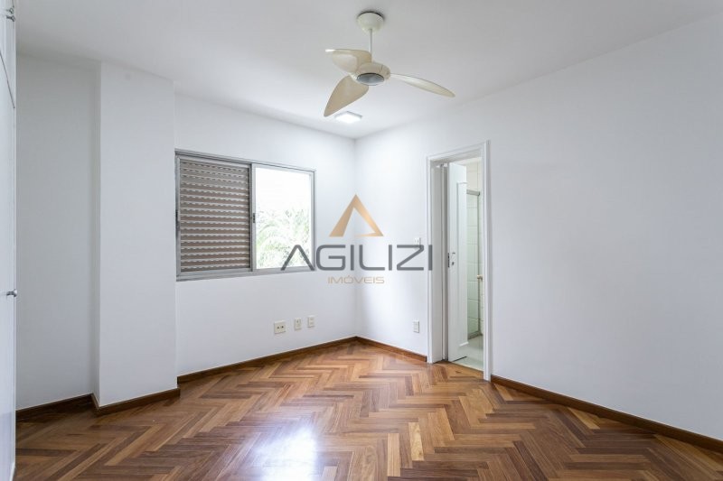 Apartamento à venda com 4 quartos, 222m² - Foto 32