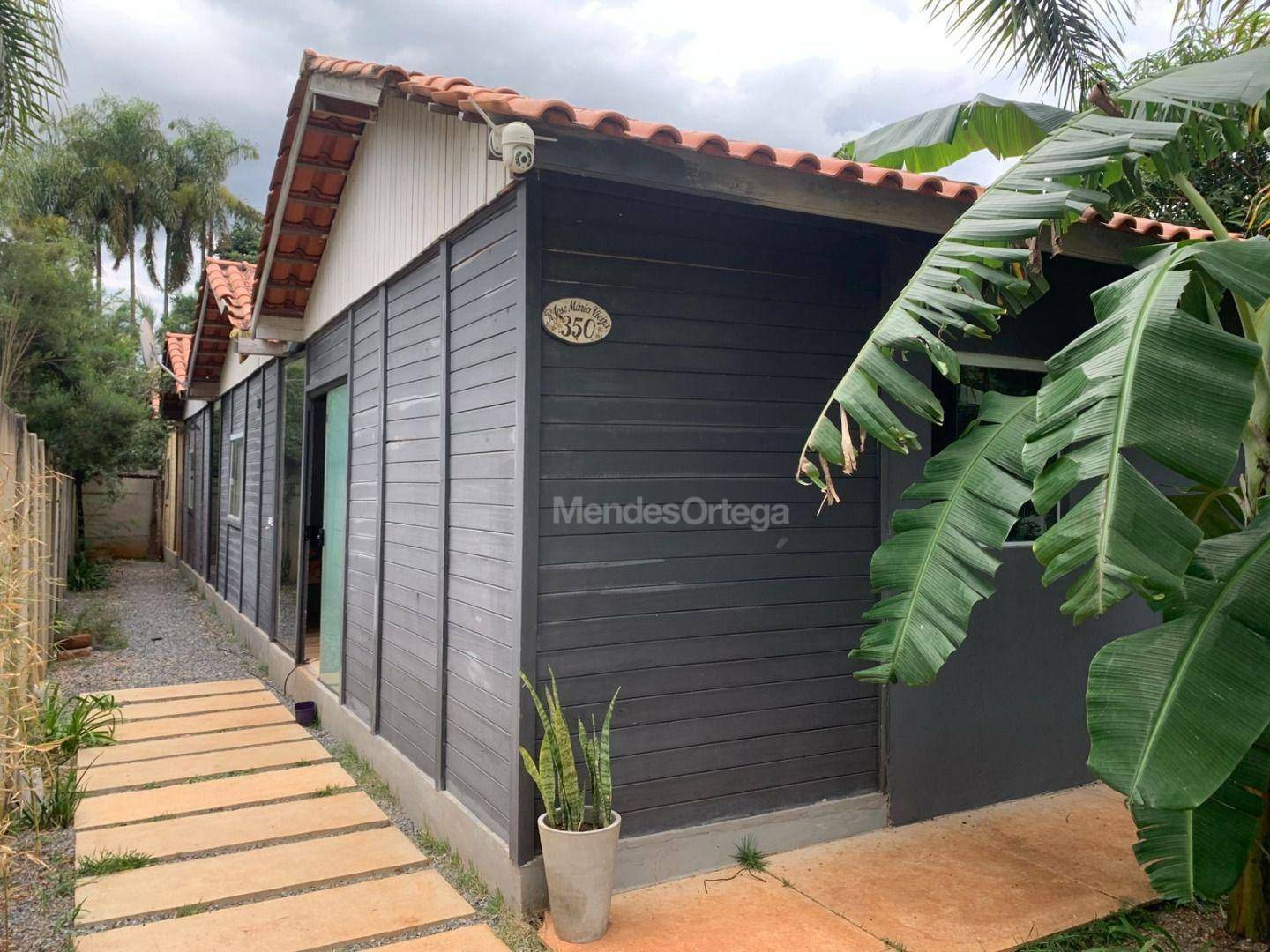 Casa para alugar com 3 quartos, 100m² - Foto 1