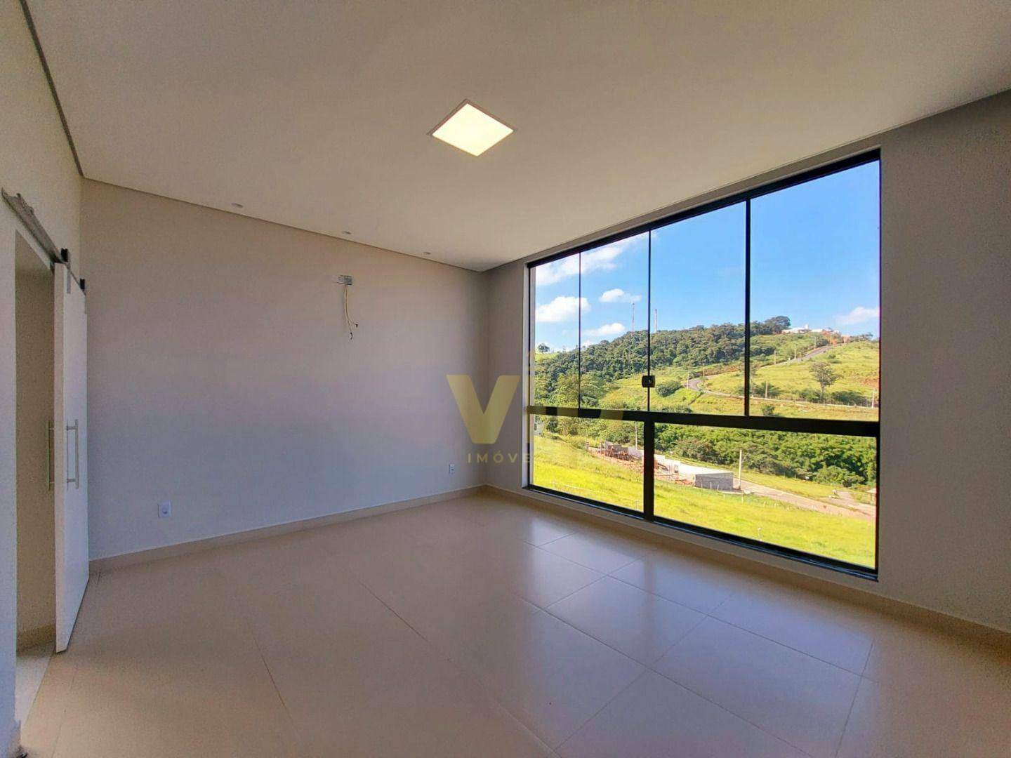 Casa à venda com 4 quartos, 252m² - Foto 6