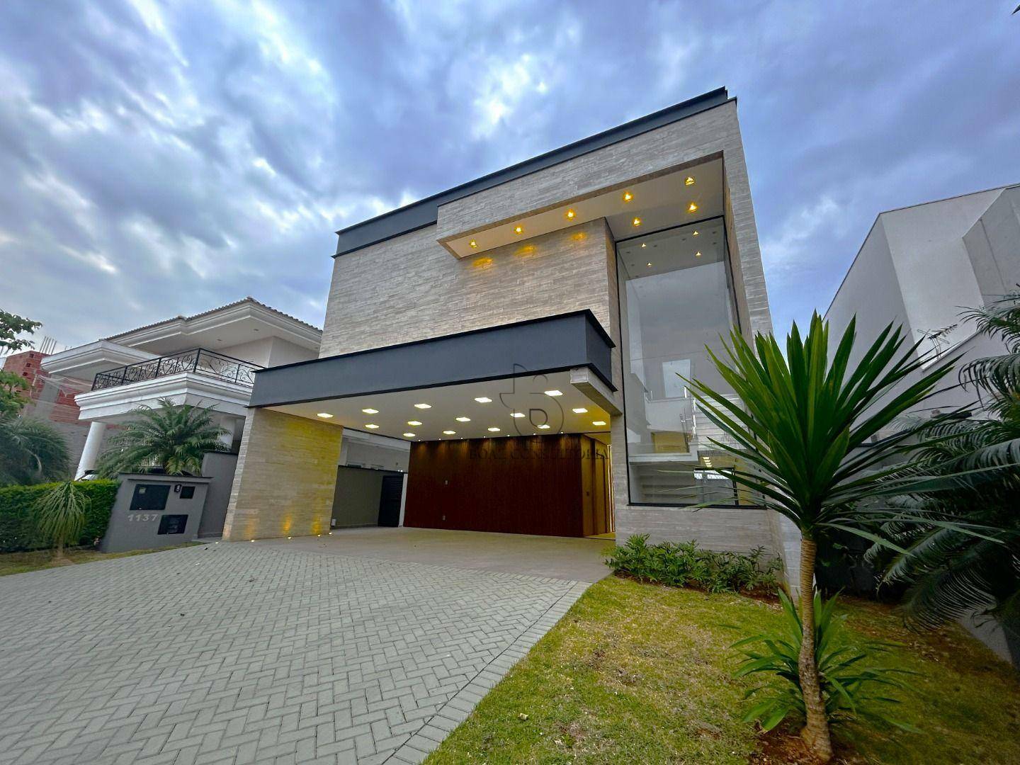 Casa de Condomínio à venda com 4 quartos, 376m² - Foto 1