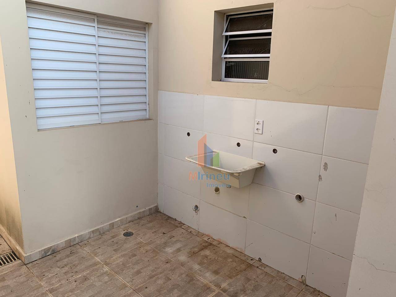 Casa à venda com 2 quartos, 75m² - Foto 12